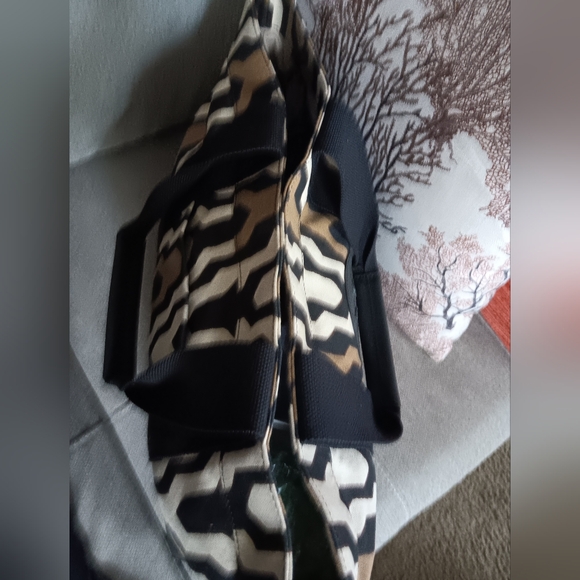 Tory Burch Lrg Canvas Tote Bag EUC - Picture 5 of 12